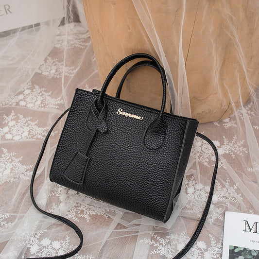 Stylish Crossbody Bag – Modern One-Shoulder Messenger Design