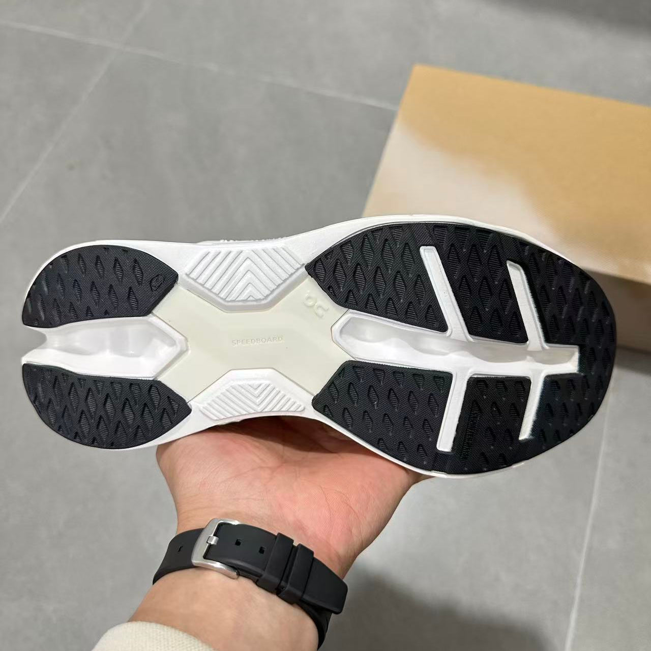 ON Eclipse Running Shoes - Black